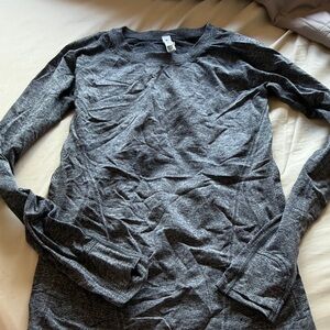 Athleta Long Sleeve Heathered Gray Crew Neck Top